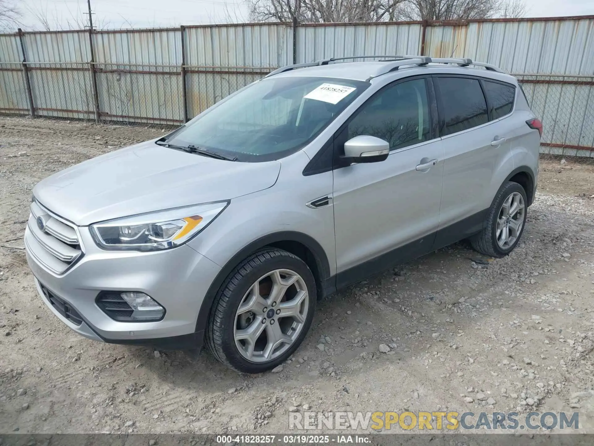 2 Фотография поврежденного автомобиля 1FMCU0J96KUA39858 FORD ESCAPE 2019