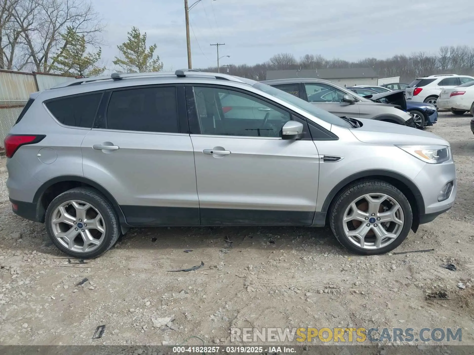 20 Фотография поврежденного автомобиля 1FMCU0J96KUA39858 FORD ESCAPE 2019