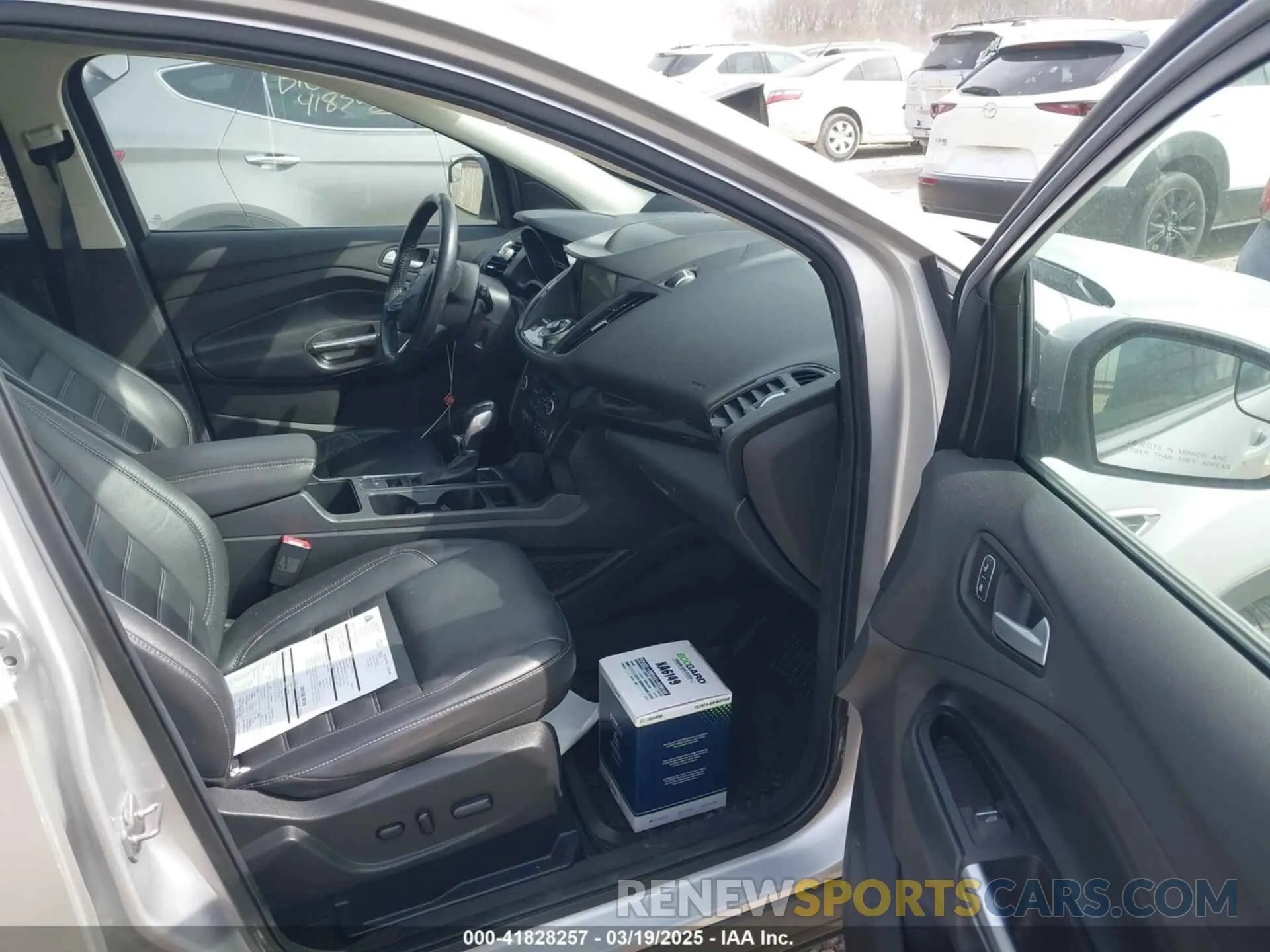 5 Фотография поврежденного автомобиля 1FMCU0J96KUA39858 FORD ESCAPE 2019