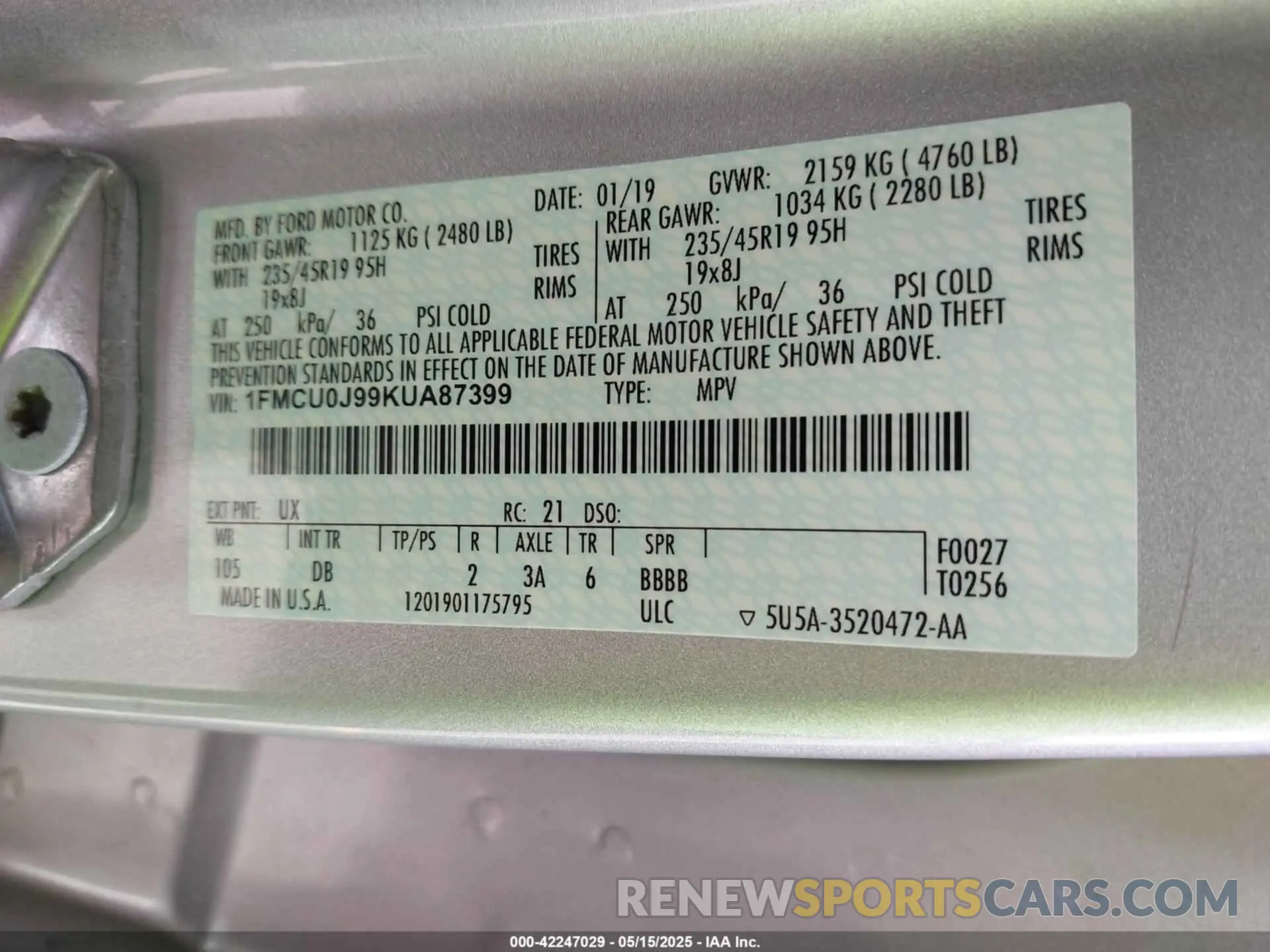 9 Photograph of a damaged car 1FMCU0J99KUA87399 FORD ESCAPE 2019