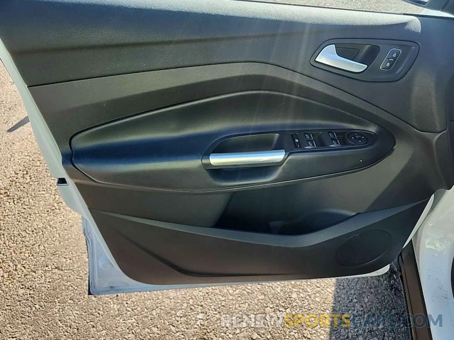 30 Фотография поврежденного автомобиля 1FMCU9G90KUB65290 FORD ESCAPE 2019