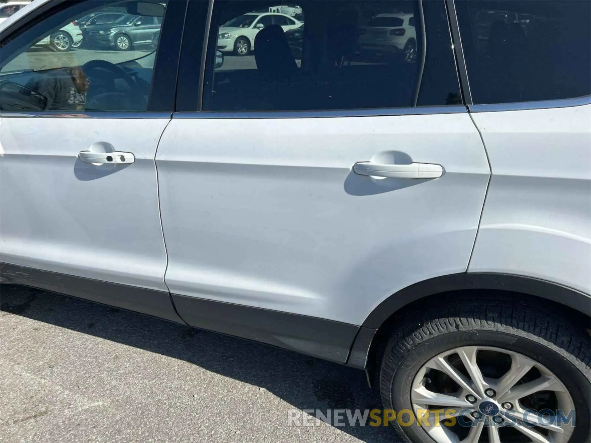 32 Фотография поврежденного автомобиля 1FMCU9G90KUB65290 FORD ESCAPE 2019