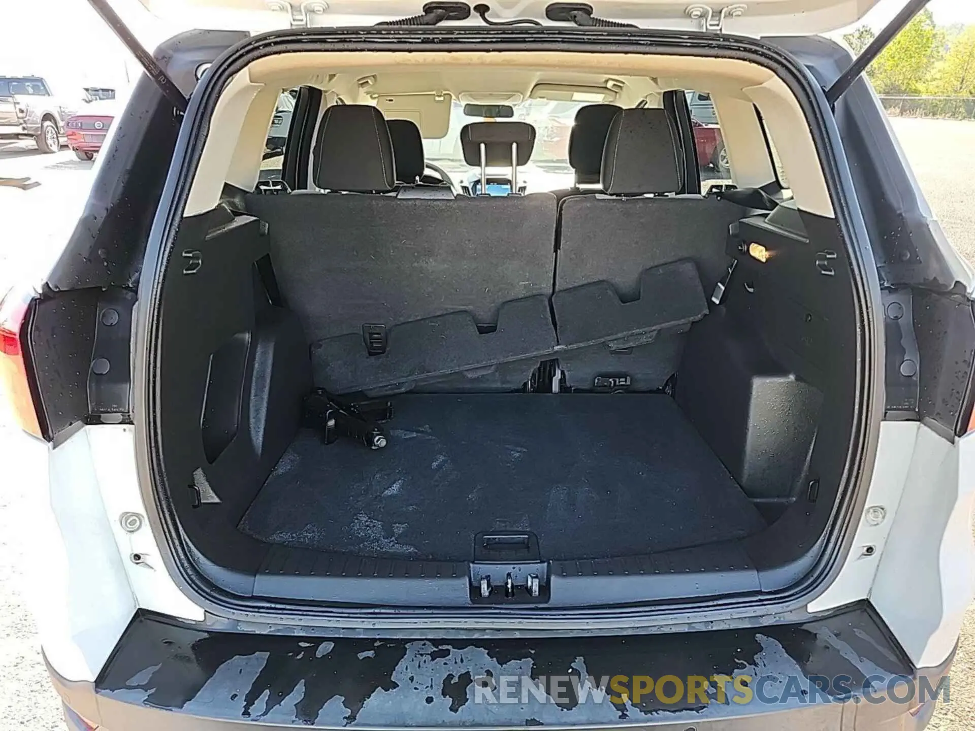 7 Фотография поврежденного автомобиля 1FMCU9G90KUB65290 FORD ESCAPE 2019