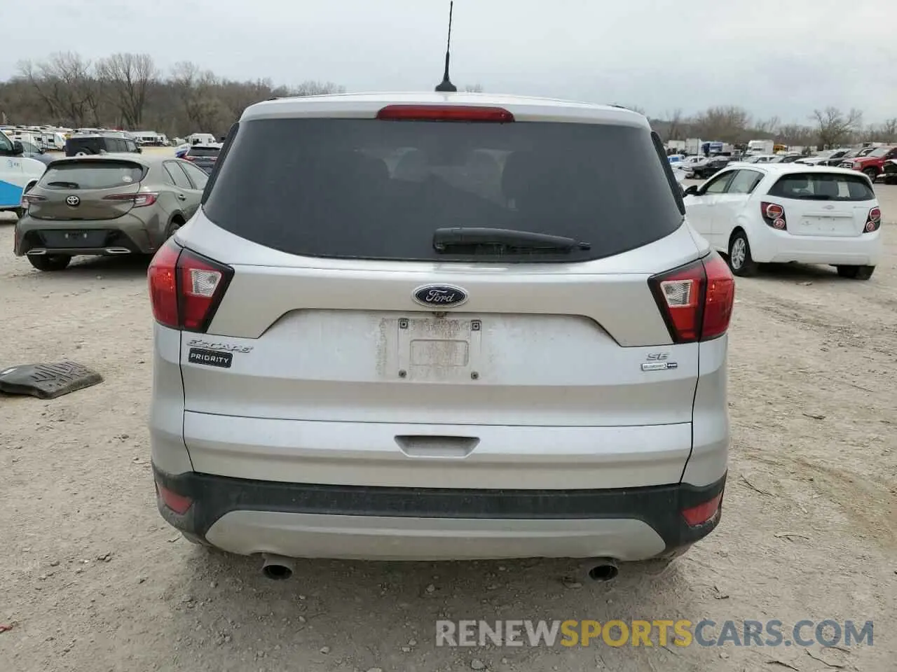 6 Фотография поврежденного автомобиля 1FMCU9G91KUC08552 FORD ESCAPE 2019