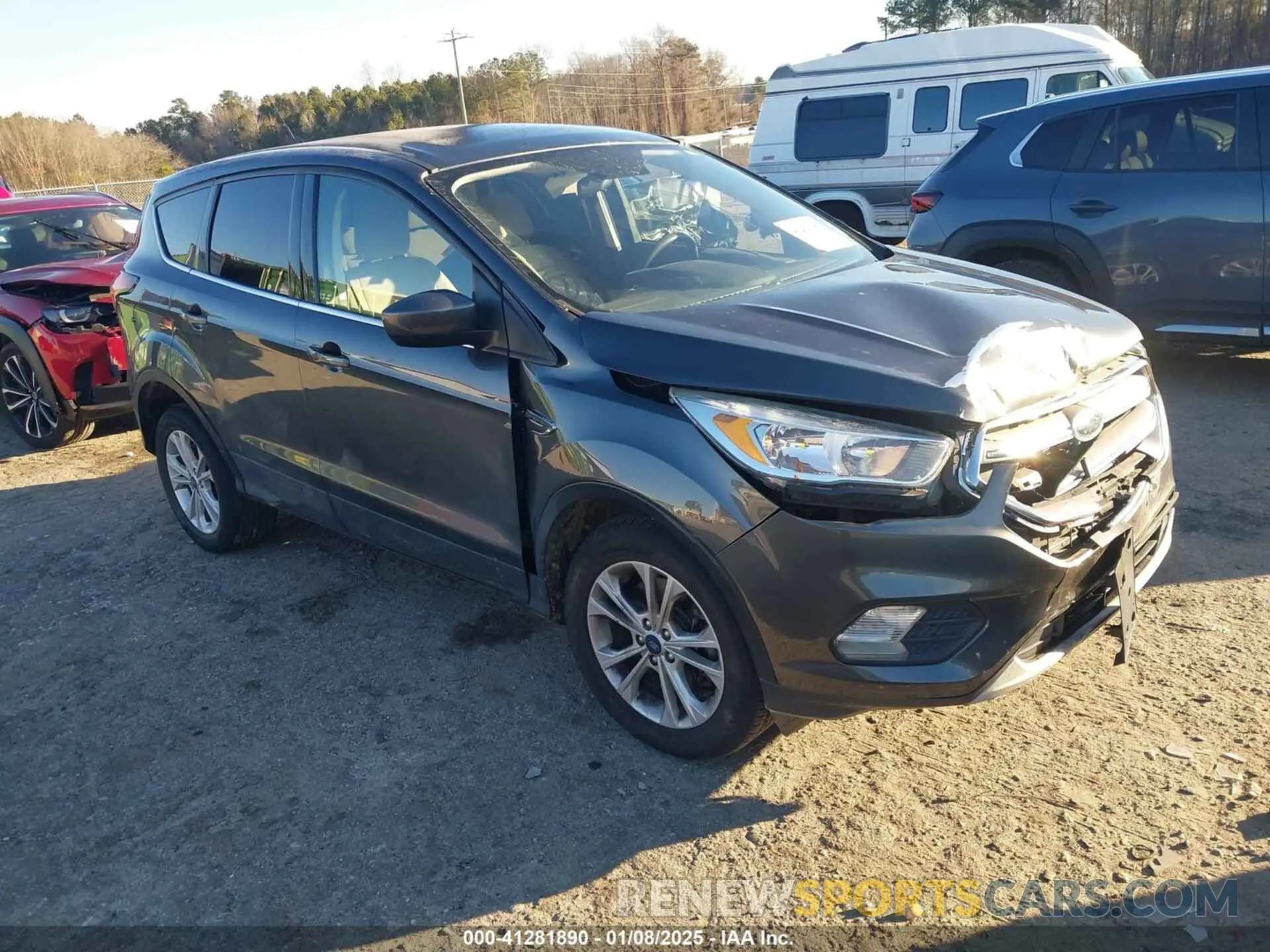 1 Photograph of a damaged car 1FMCU9G9XKUB66625 FORD ESCAPE 2019