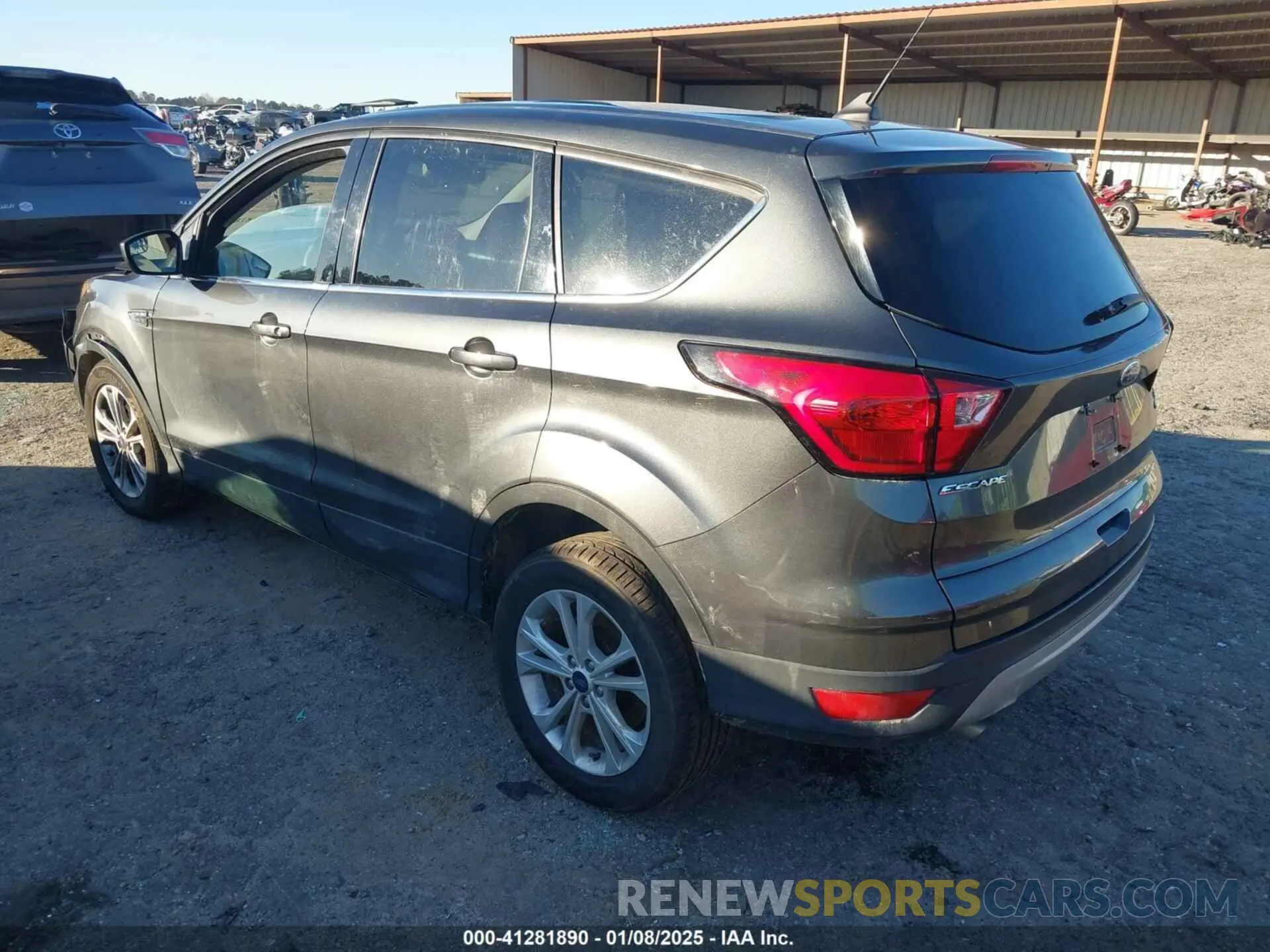 3 Photograph of a damaged car 1FMCU9G9XKUB66625 FORD ESCAPE 2019
