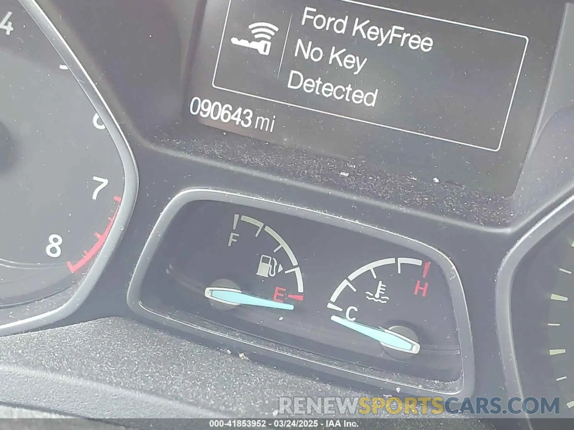 15 Photograph of a damaged car 1FMCU9GD0KUA07780 FORD ESCAPE 2019