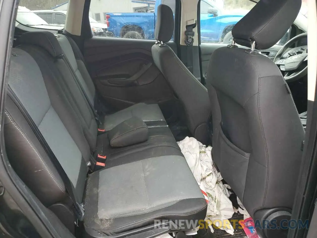 10 Photograph of a damaged car 1FMCU9GD0KUA11280 FORD ESCAPE 2019