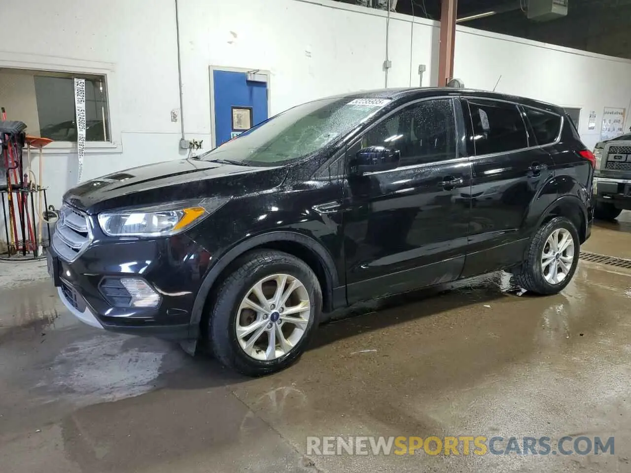 1 Photograph of a damaged car 1FMCU9GD0KUA70135 FORD ESCAPE 2019