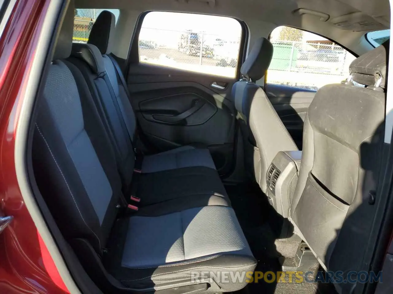 10 Photograph of a damaged car 1FMCU9GD0KUA71317 FORD ESCAPE 2019