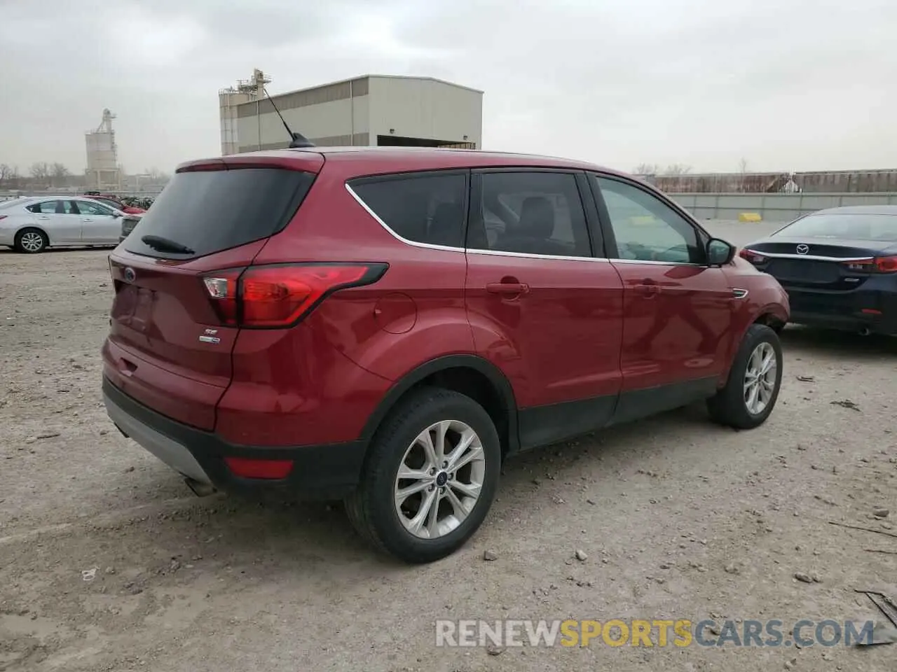 3 Фотография поврежденного автомобиля 1FMCU9GD0KUA71415 FORD ESCAPE 2019