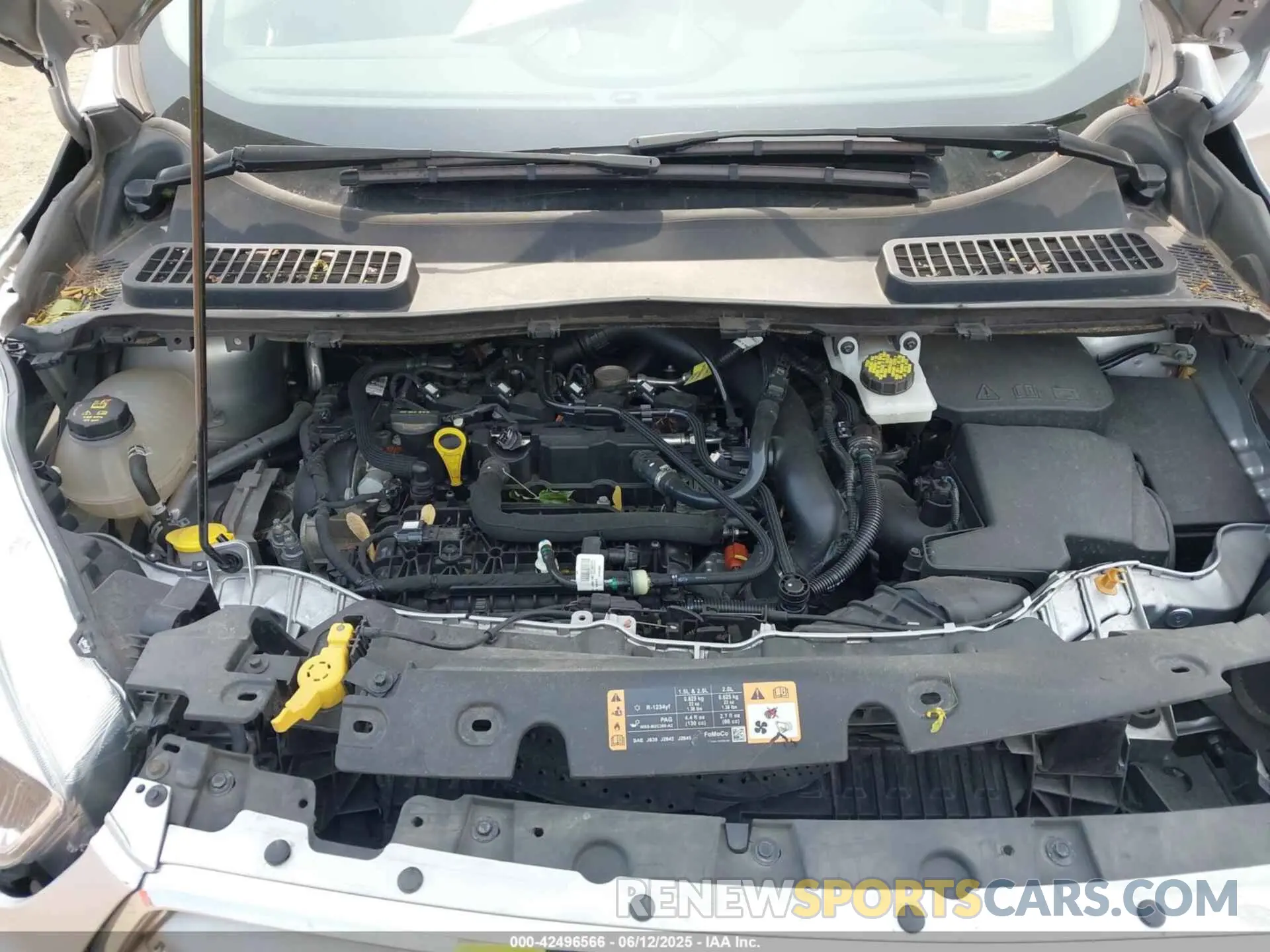 10 Photograph of a damaged car 1FMCU9GD0KUA98372 FORD ESCAPE 2019