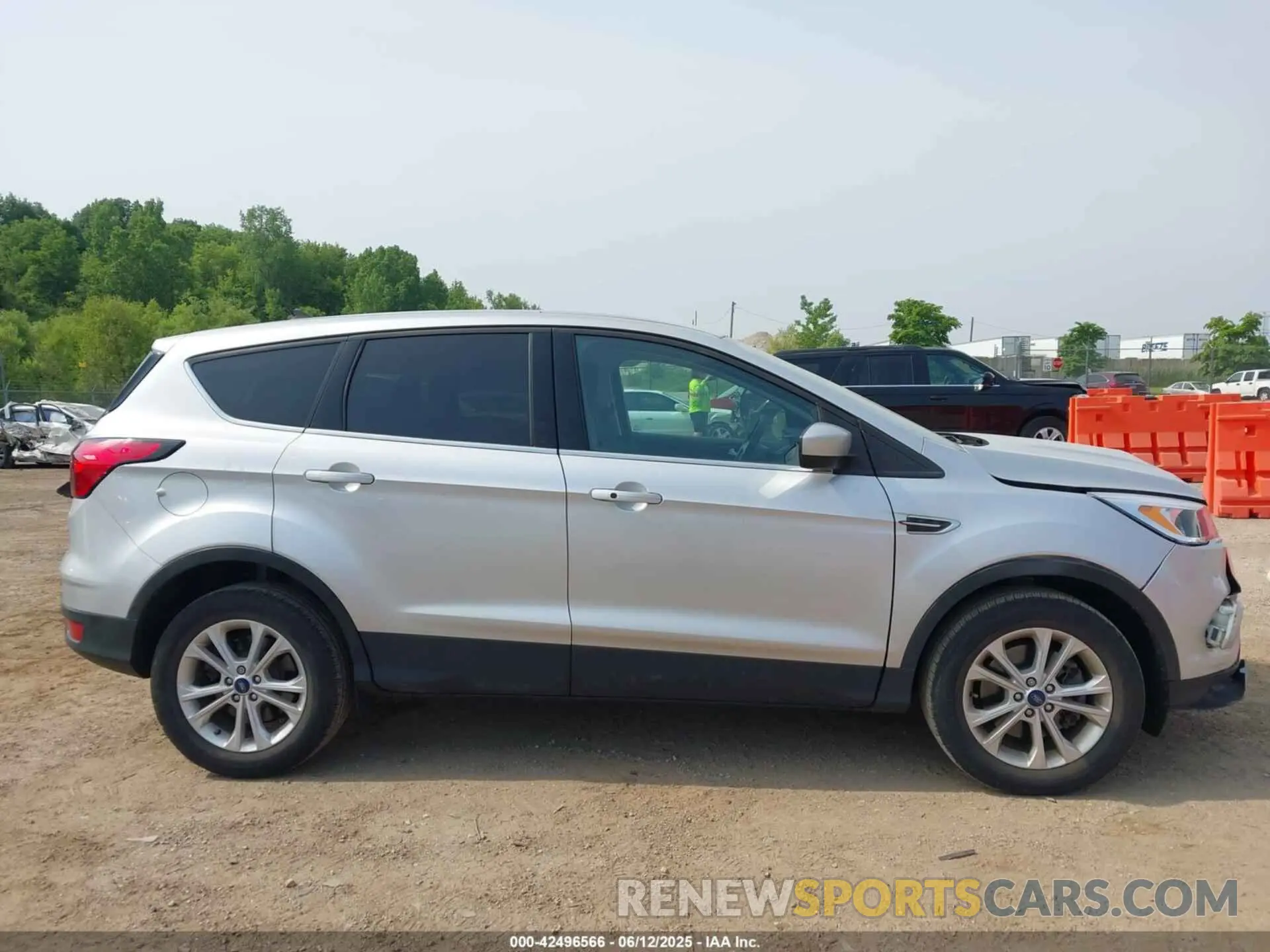 13 Photograph of a damaged car 1FMCU9GD0KUA98372 FORD ESCAPE 2019
