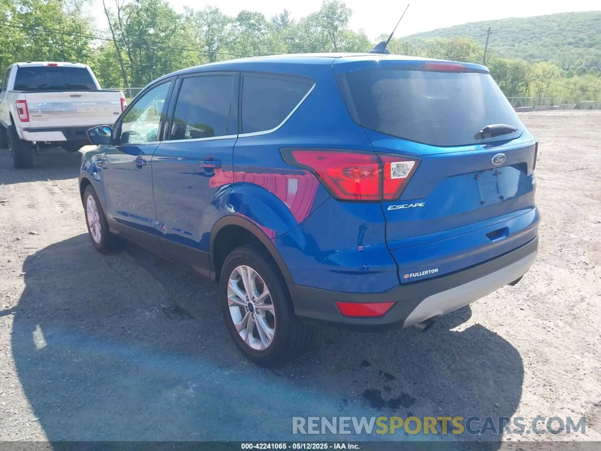 3 Фотография поврежденного автомобиля 1FMCU9GD0KUB92008 FORD ESCAPE 2019