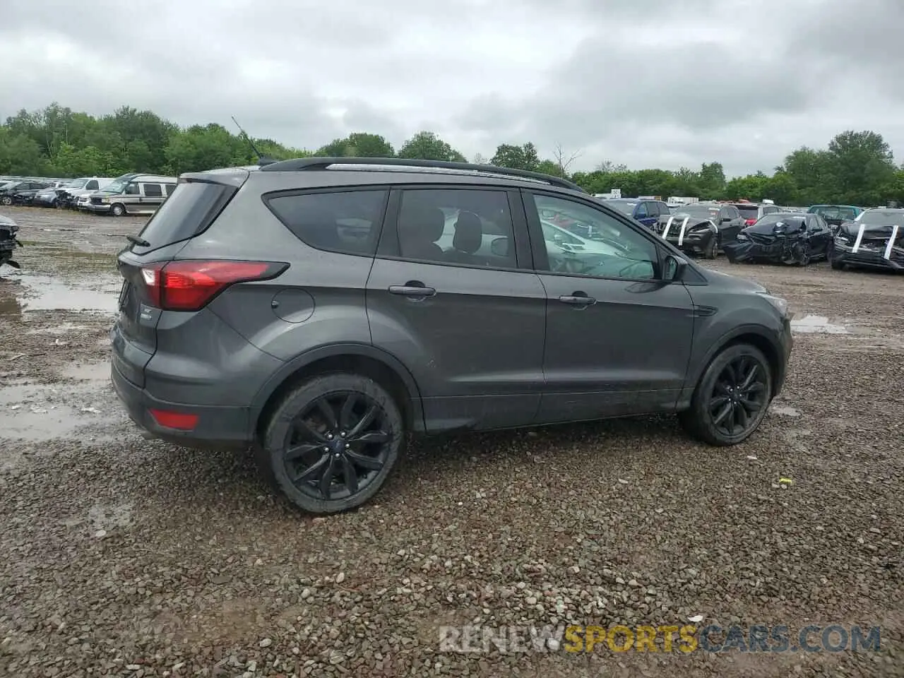3 Фотография поврежденного автомобиля 1FMCU9GD0KUB92431 FORD ESCAPE 2019
