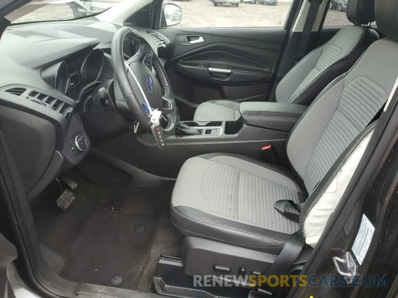 7 Фотография поврежденного автомобиля 1FMCU9GD0KUB92431 FORD ESCAPE 2019