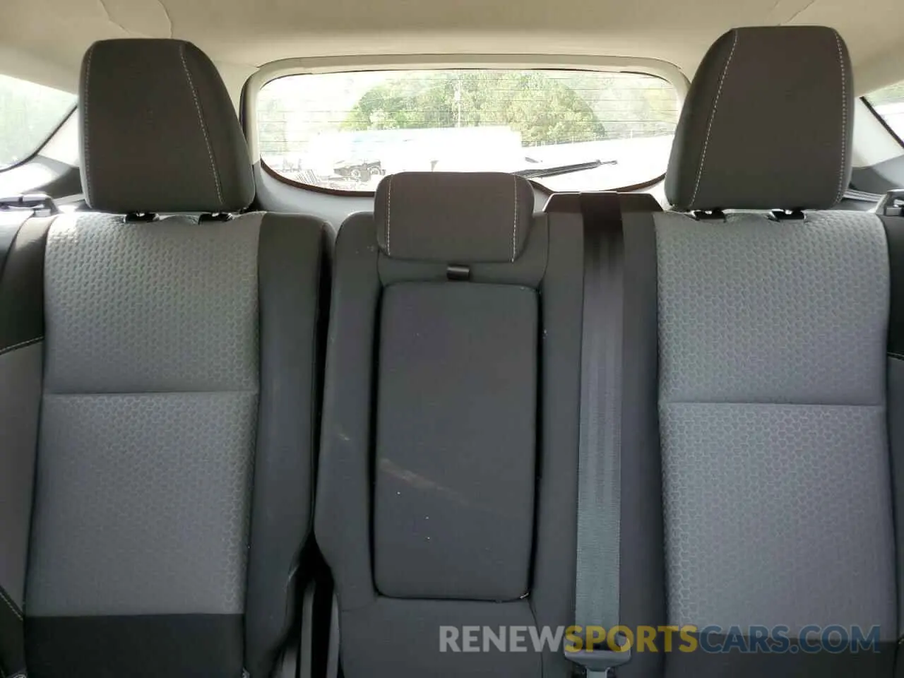 10 Photograph of a damaged car 1FMCU9GD0KUC17800 FORD ESCAPE 2019