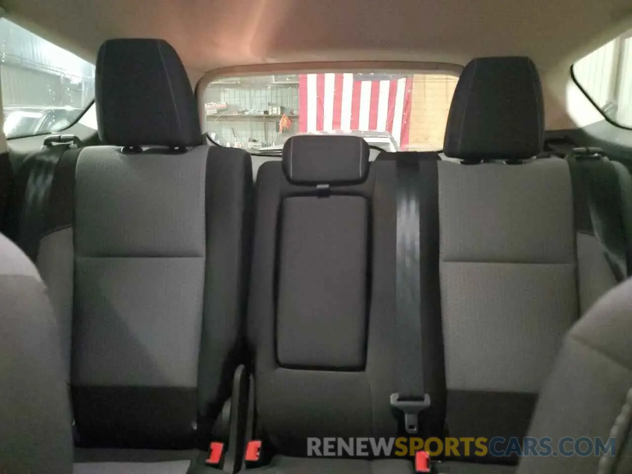 10 Photograph of a damaged car 1FMCU9GD1KUA14804 FORD ESCAPE 2019