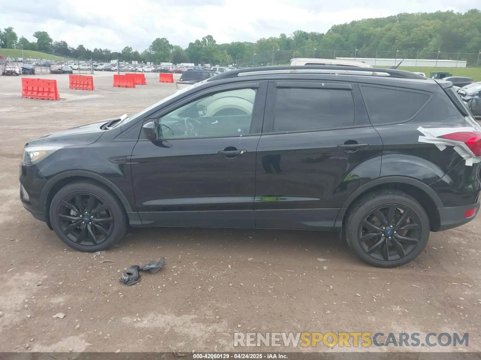 14 Фотография поврежденного автомобиля 1FMCU9GD1KUA64828 FORD ESCAPE 2019