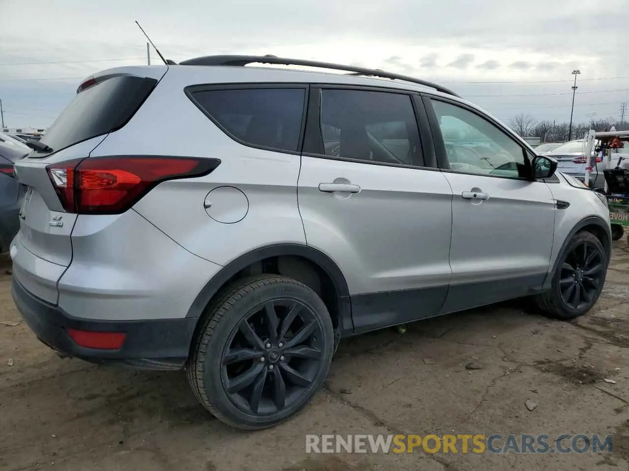3 Фотография поврежденного автомобиля 1FMCU9GD1KUB91949 FORD ESCAPE 2019