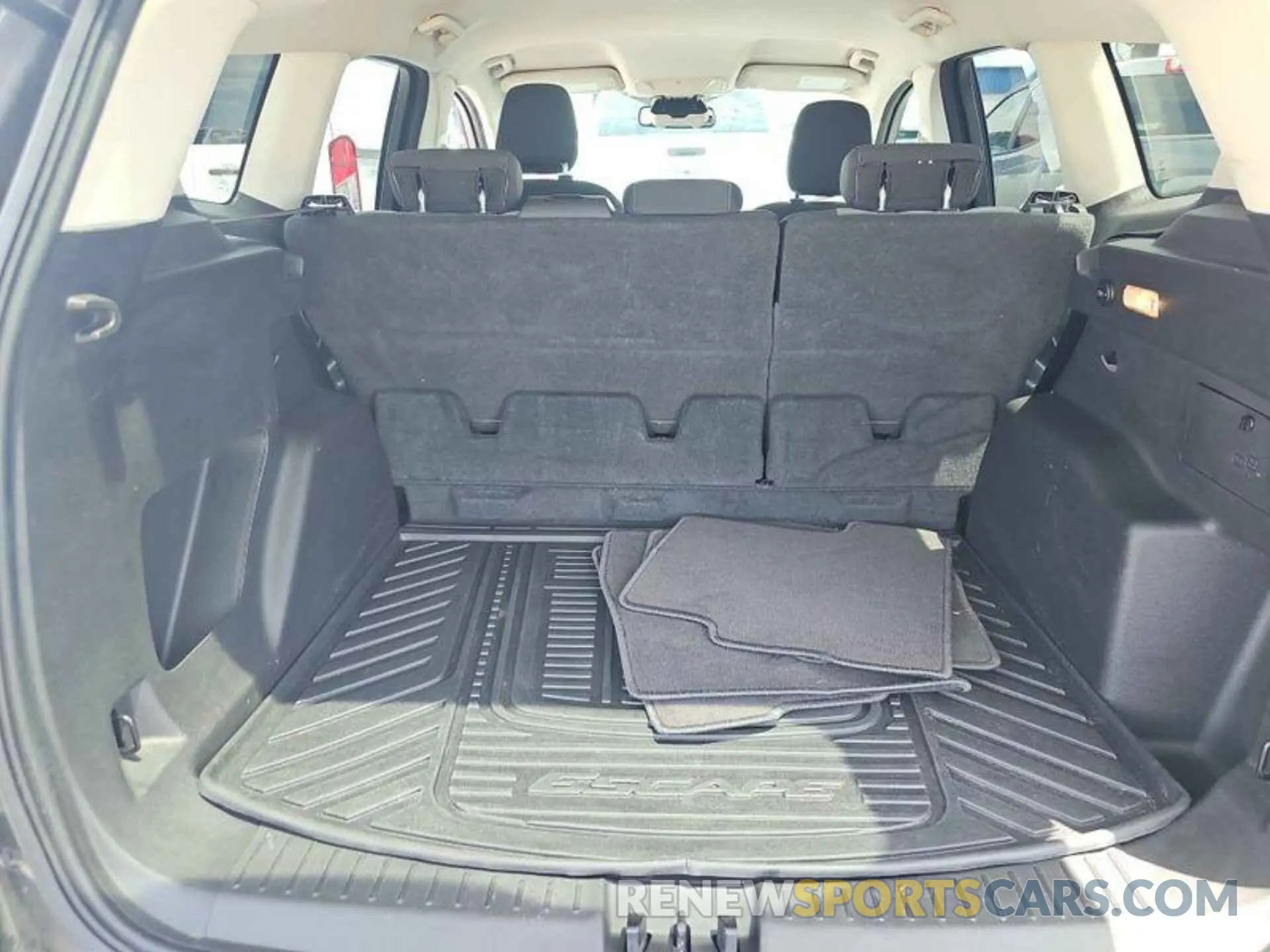 19 Фотография поврежденного автомобиля 1FMCU9GD2KUB65151 FORD ESCAPE 2019