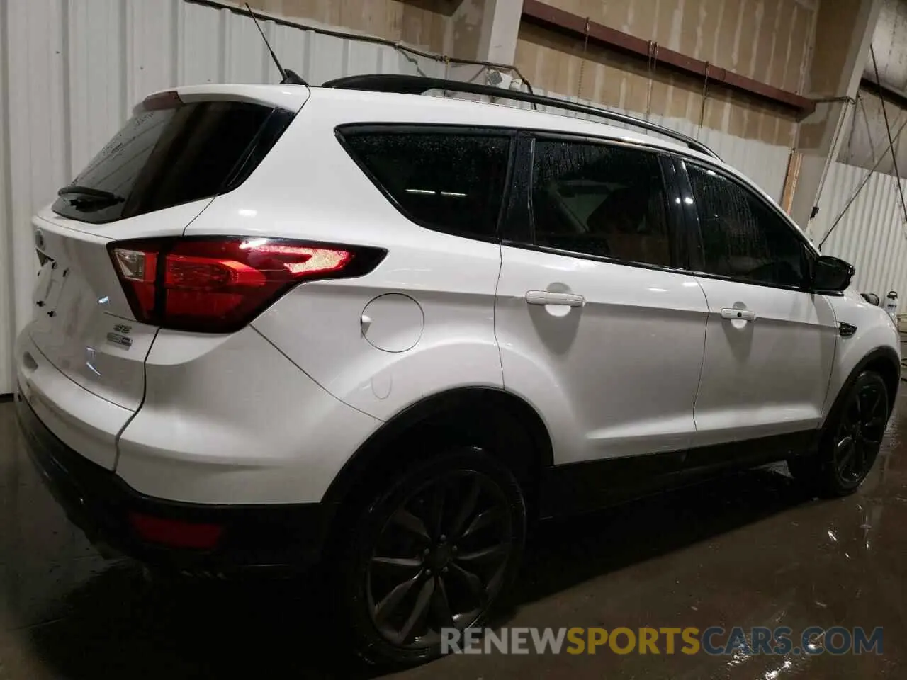 3 Фотография поврежденного автомобиля 1FMCU9GD2KUB80992 FORD ESCAPE 2019