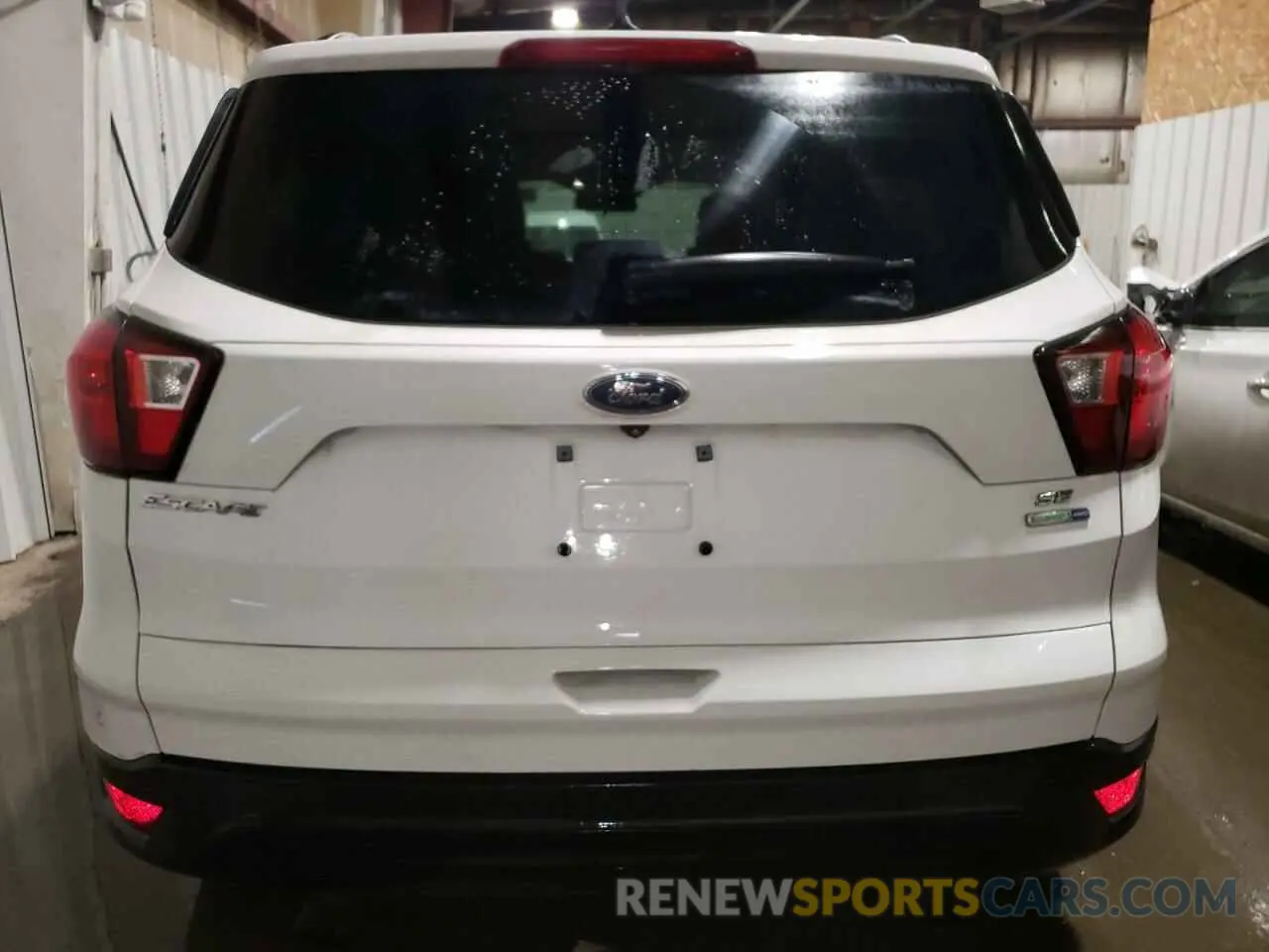 6 Фотография поврежденного автомобиля 1FMCU9GD2KUB80992 FORD ESCAPE 2019