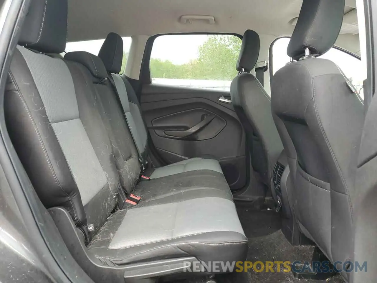 11 Photograph of a damaged car 1FMCU9GD2KUB90485 FORD ESCAPE 2019