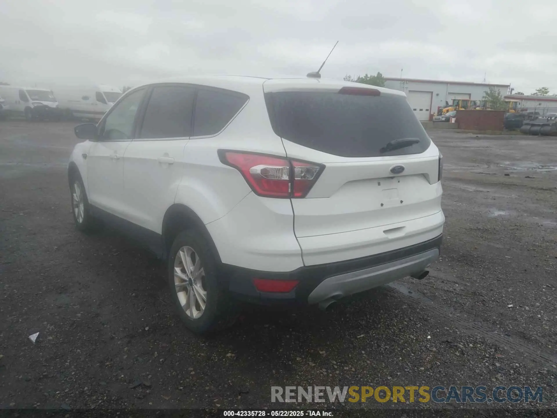 3 Фотография поврежденного автомобиля 1FMCU9GD2KUC25008 FORD ESCAPE 2019