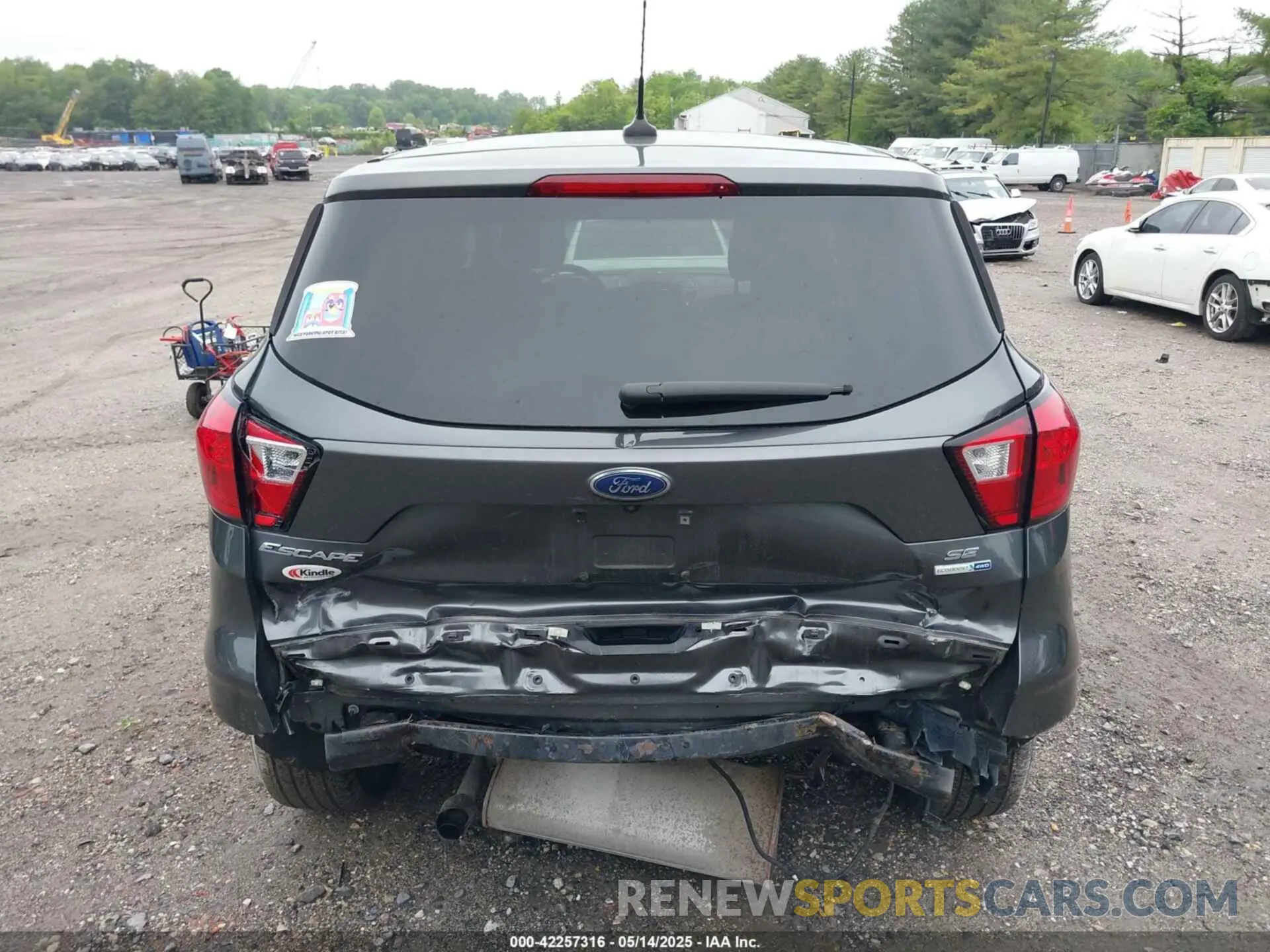 16 Photograph of a damaged car 1FMCU9GD3KUA67083 FORD ESCAPE 2019