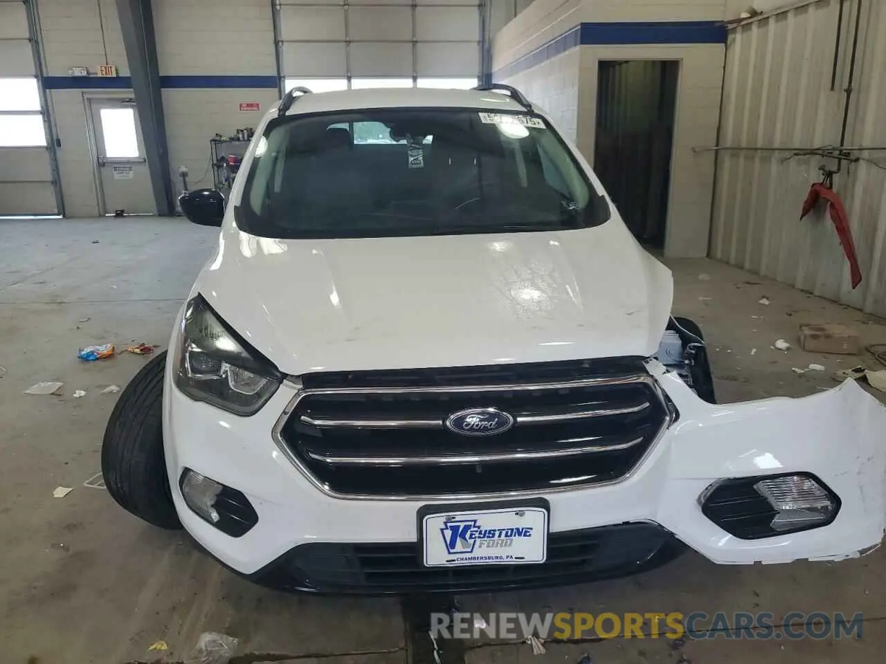5 Photograph of a damaged car 1FMCU9GD3KUA68315 FORD ESCAPE 2019