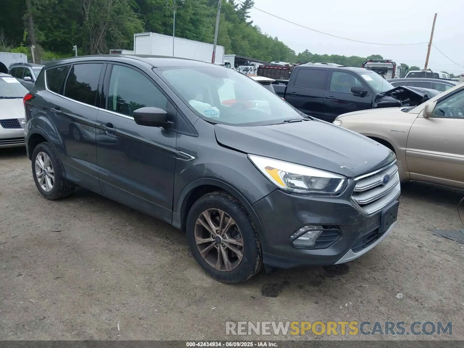1 Photograph of a damaged car 1FMCU9GD3KUA72817 FORD ESCAPE 2019