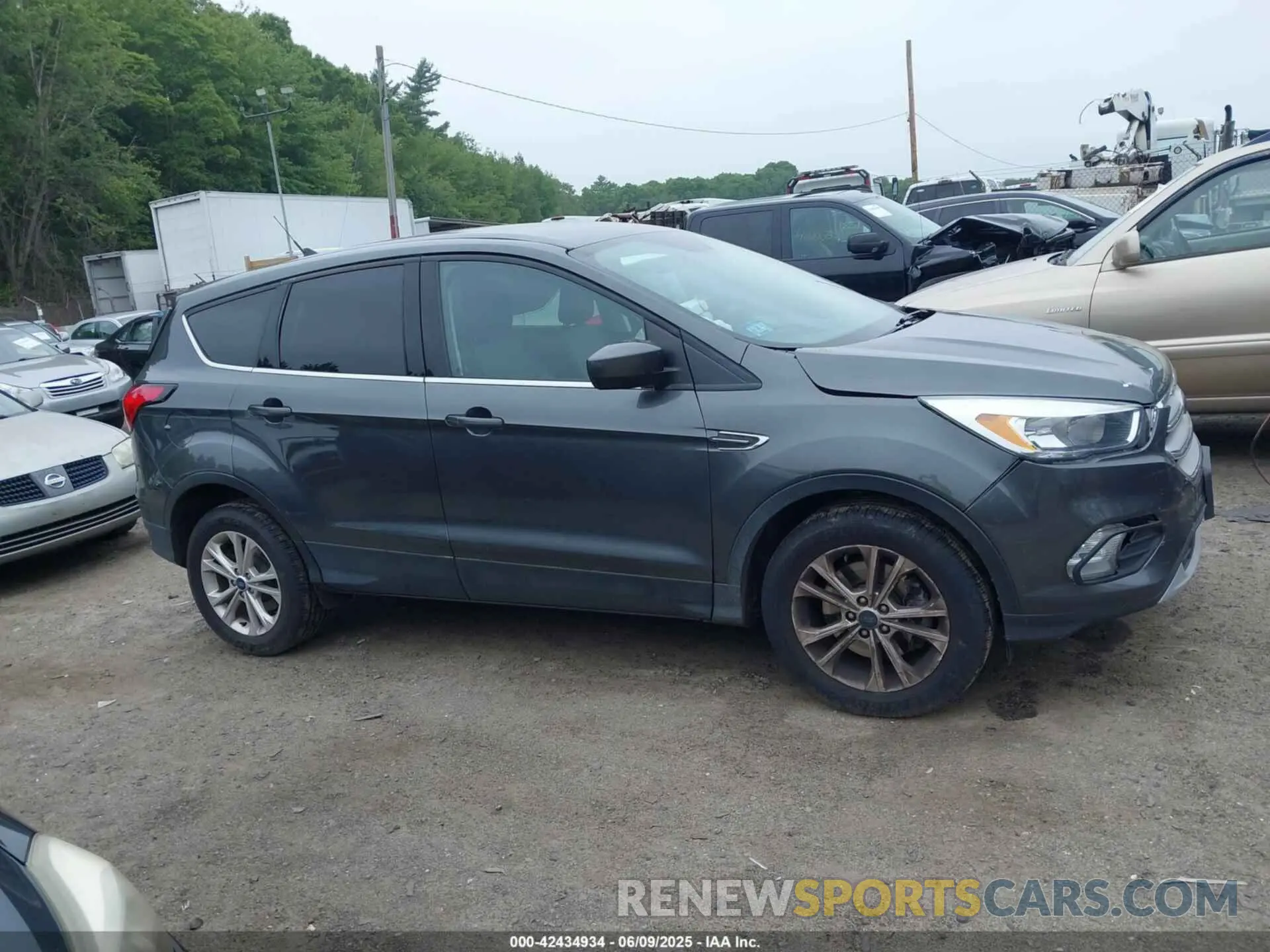 13 Photograph of a damaged car 1FMCU9GD3KUA72817 FORD ESCAPE 2019