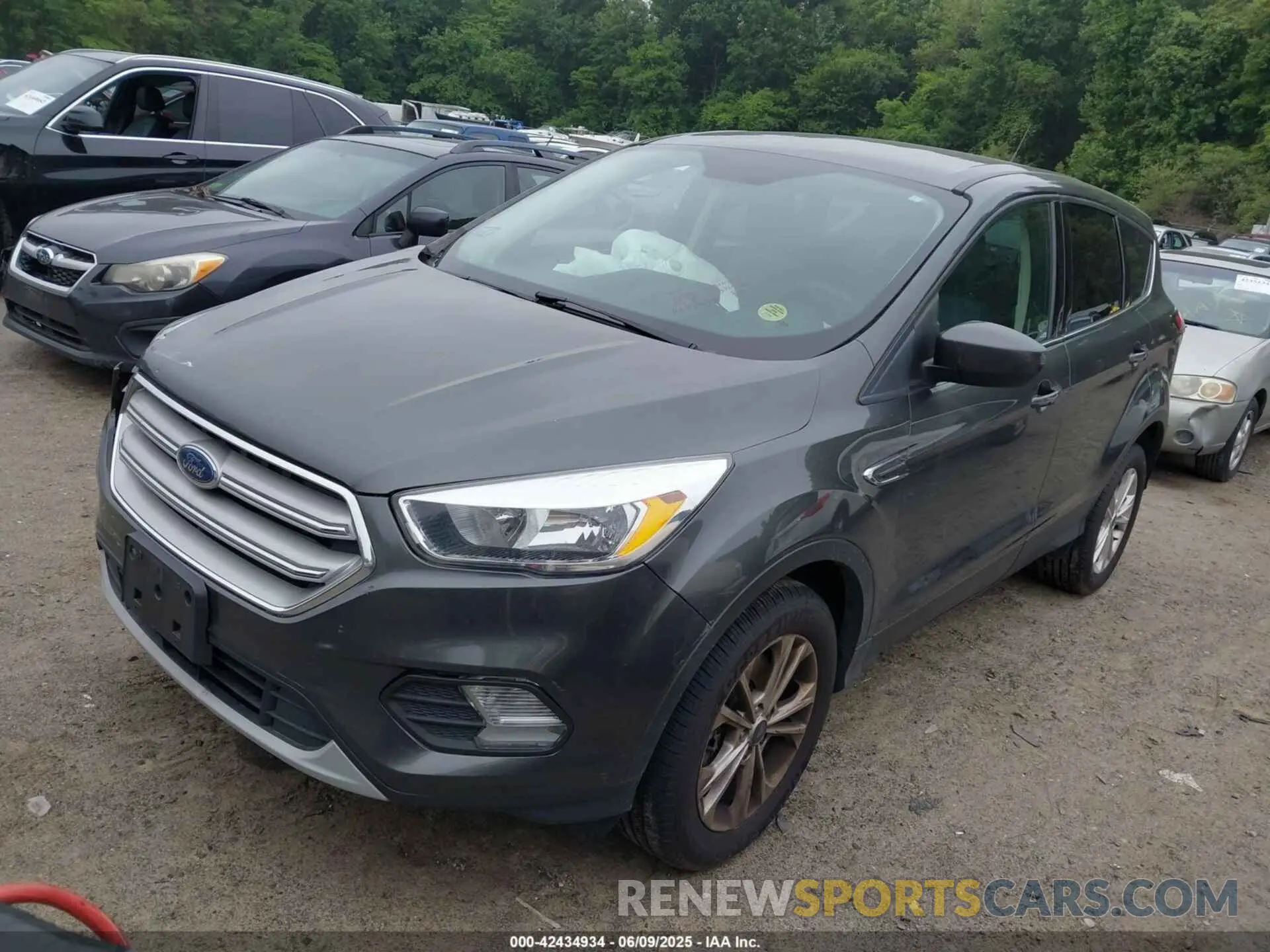 2 Photograph of a damaged car 1FMCU9GD3KUA72817 FORD ESCAPE 2019