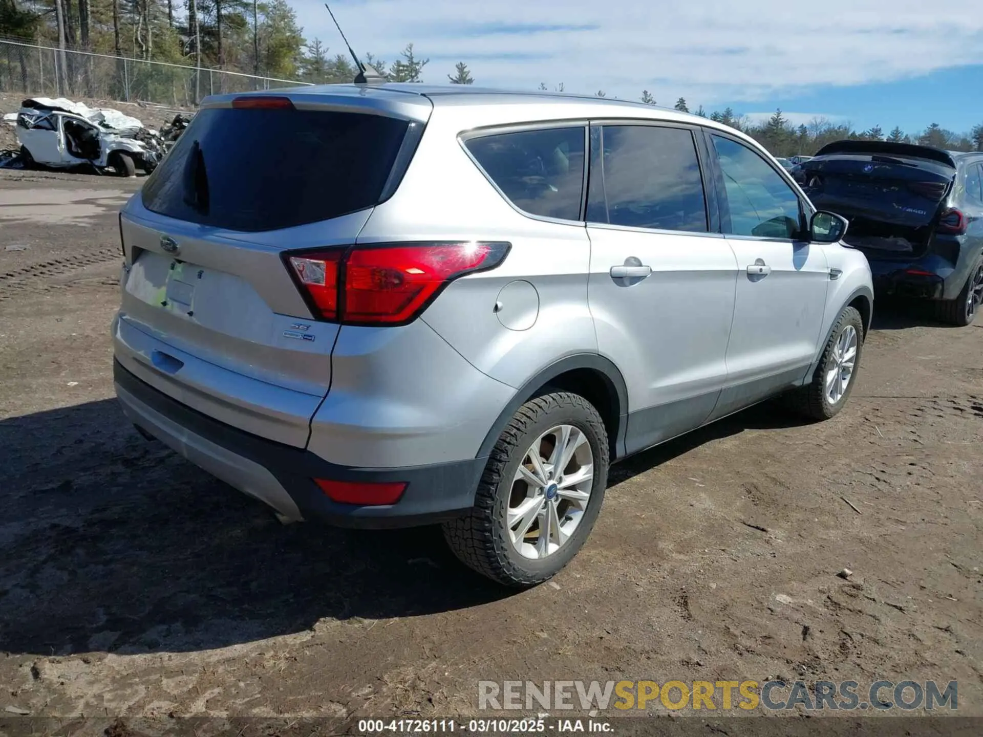4 Фотография поврежденного автомобиля 1FMCU9GD3KUA72879 FORD ESCAPE 2019