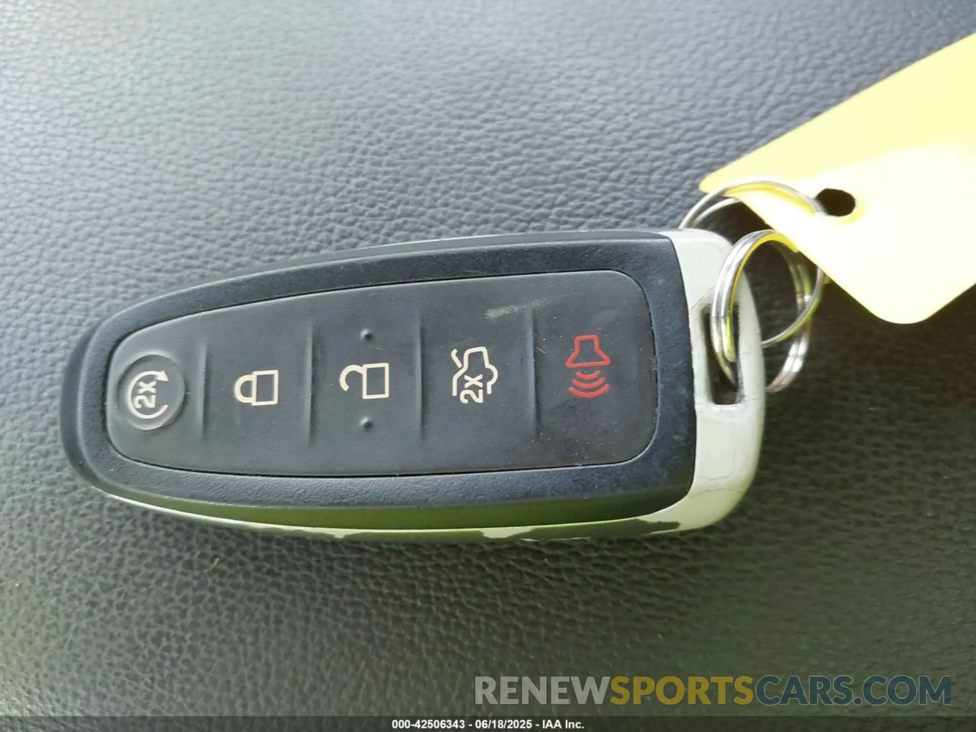 11 Photograph of a damaged car 1FMCU9GD3KUA98088 FORD ESCAPE 2019