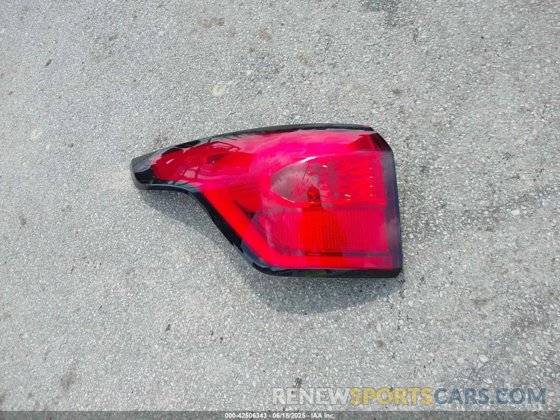 12 Photograph of a damaged car 1FMCU9GD3KUA98088 FORD ESCAPE 2019