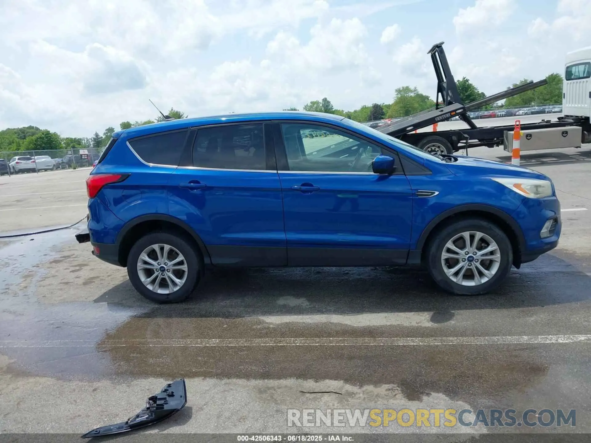14 Photograph of a damaged car 1FMCU9GD3KUA98088 FORD ESCAPE 2019