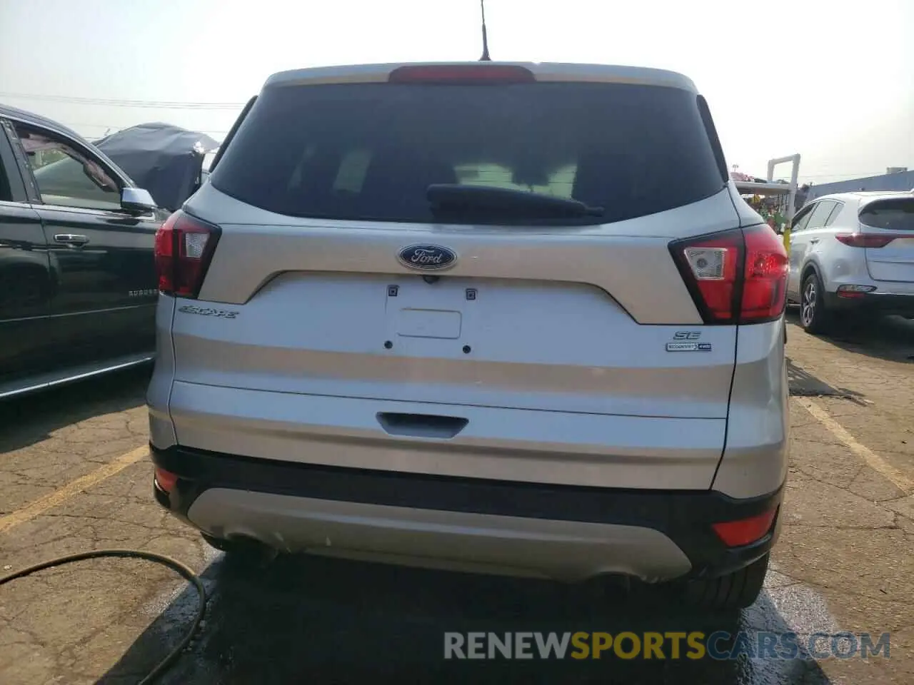 6 Фотография поврежденного автомобиля 1FMCU9GD3KUA98513 FORD ESCAPE 2019