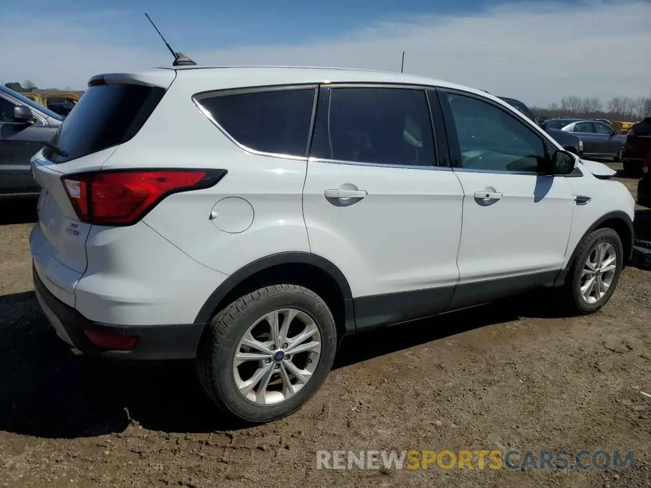 3 Photograph of a damaged car 1FMCU9GD3KUA98558 FORD ESCAPE 2019