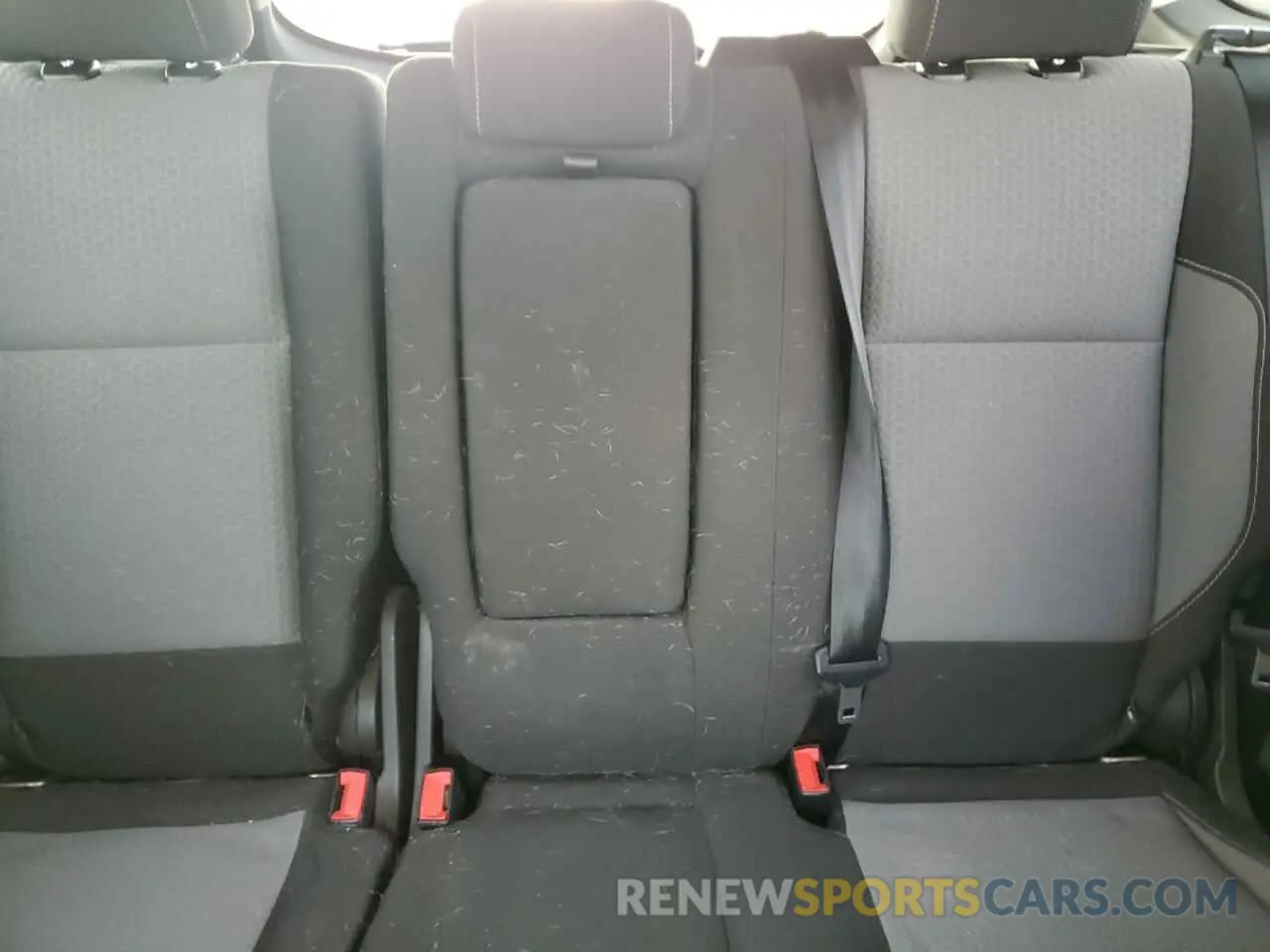 10 Photograph of a damaged car 1FMCU9GD3KUB23989 FORD ESCAPE 2019