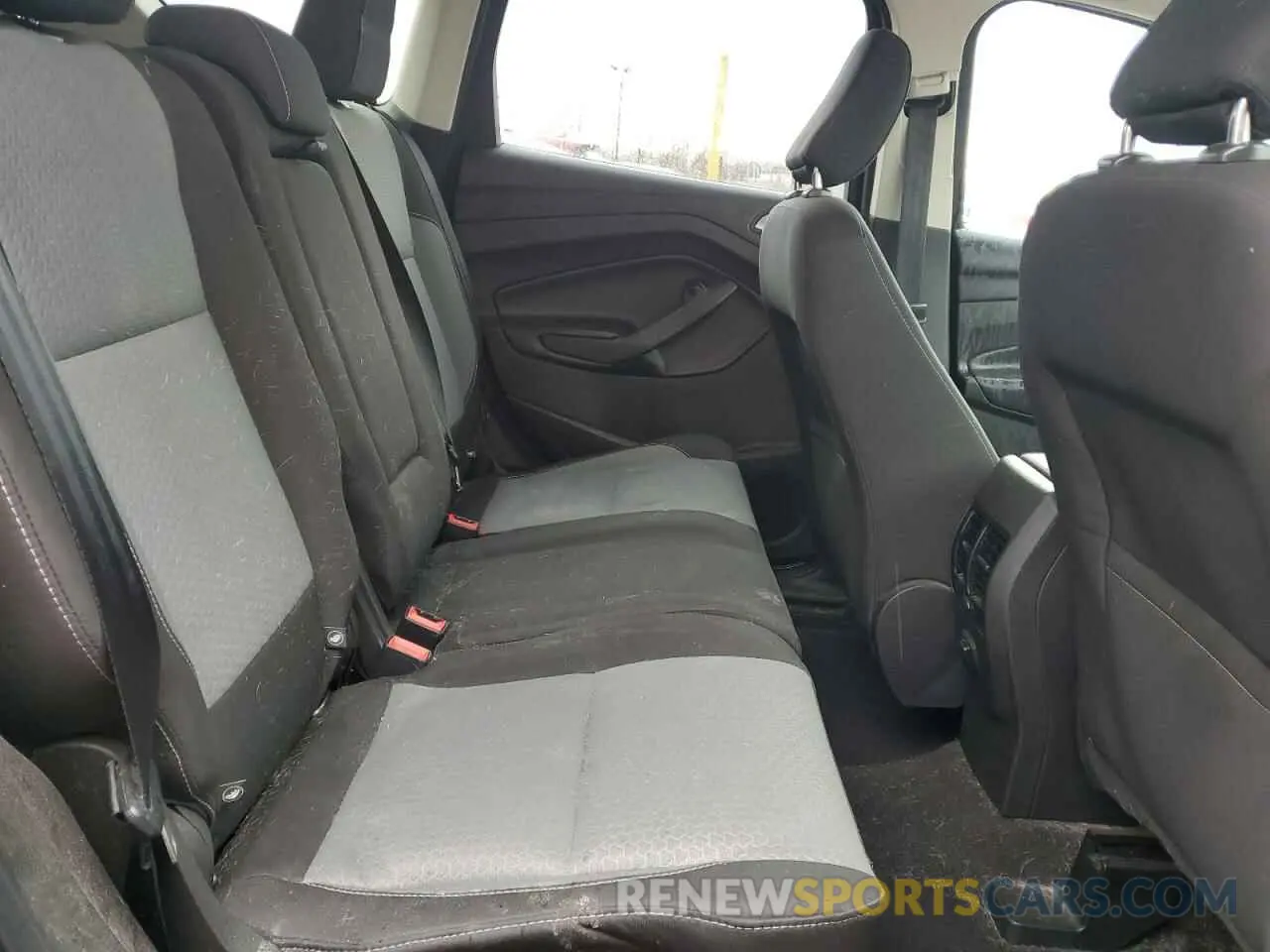 11 Photograph of a damaged car 1FMCU9GD3KUB23989 FORD ESCAPE 2019