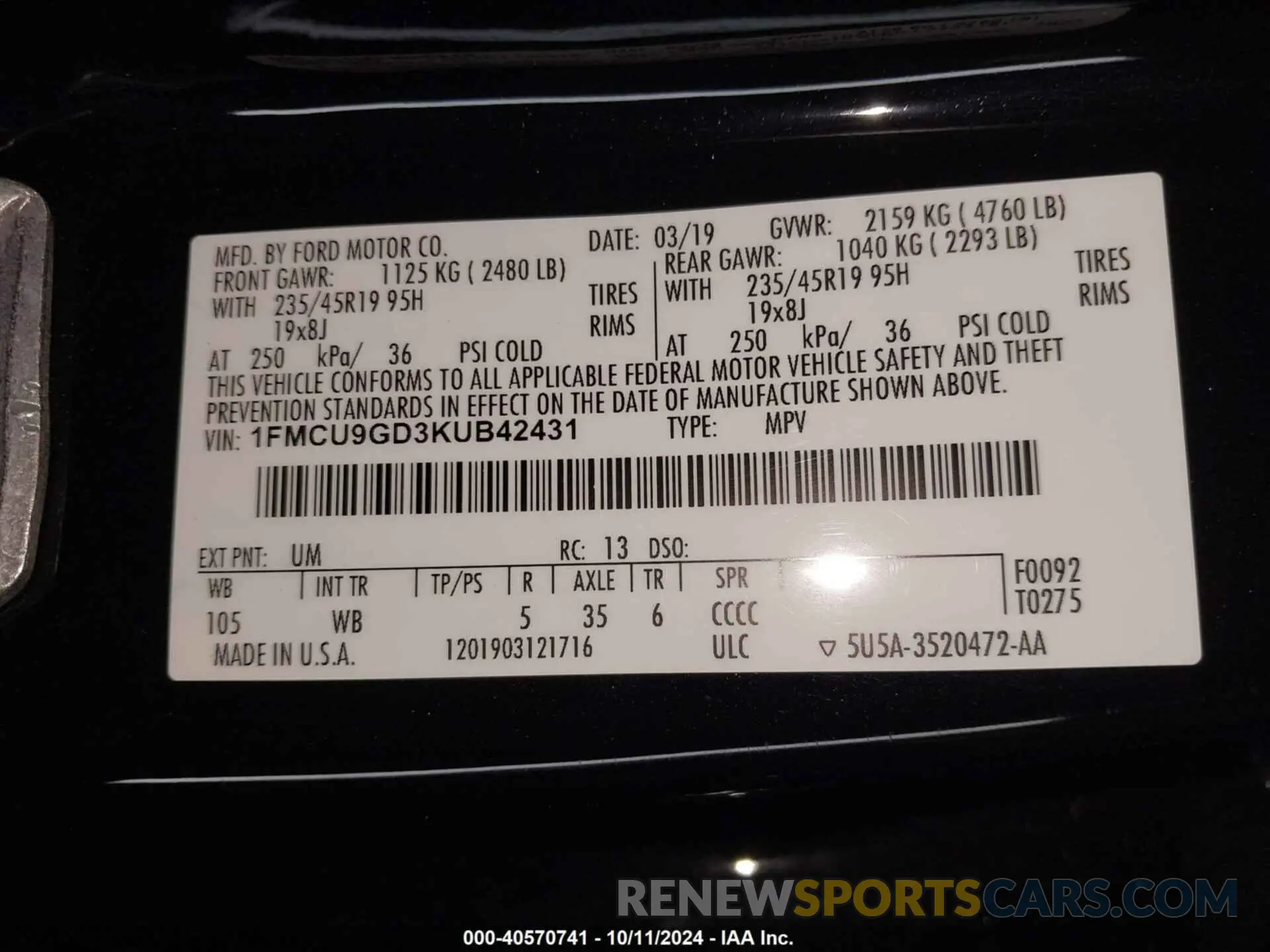 9 Photograph of a damaged car 1FMCU9GD3KUB42431 FORD ESCAPE 2019