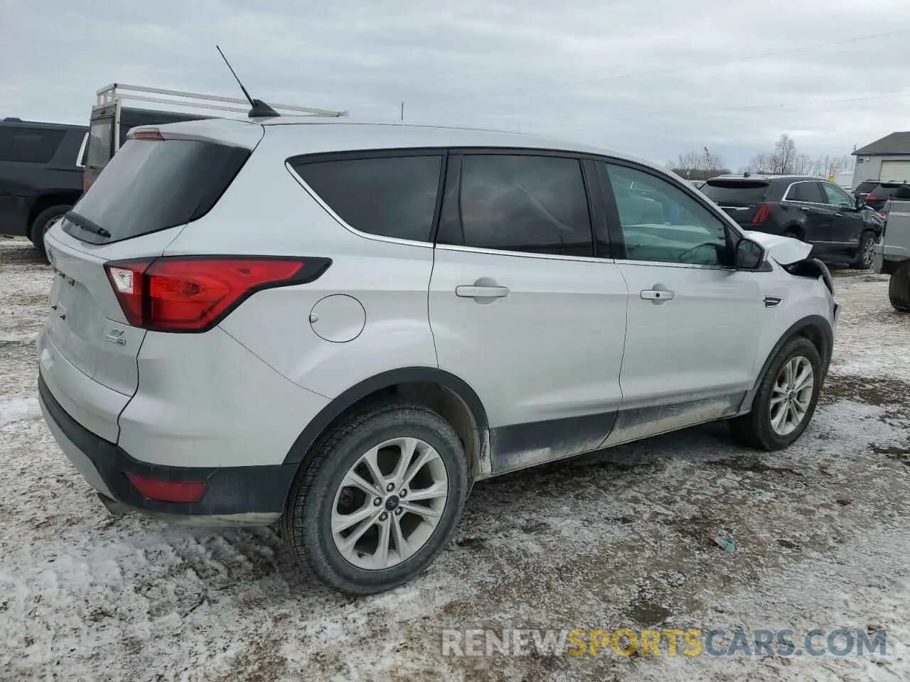 3 Фотография поврежденного автомобиля 1FMCU9GD3KUB55289 FORD ESCAPE 2019
