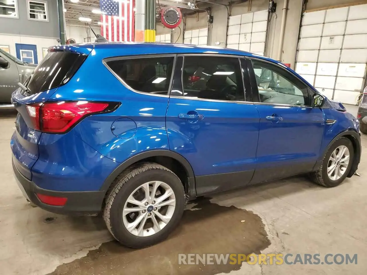 3 Фотография поврежденного автомобиля 1FMCU9GD3KUC04619 FORD ESCAPE 2019