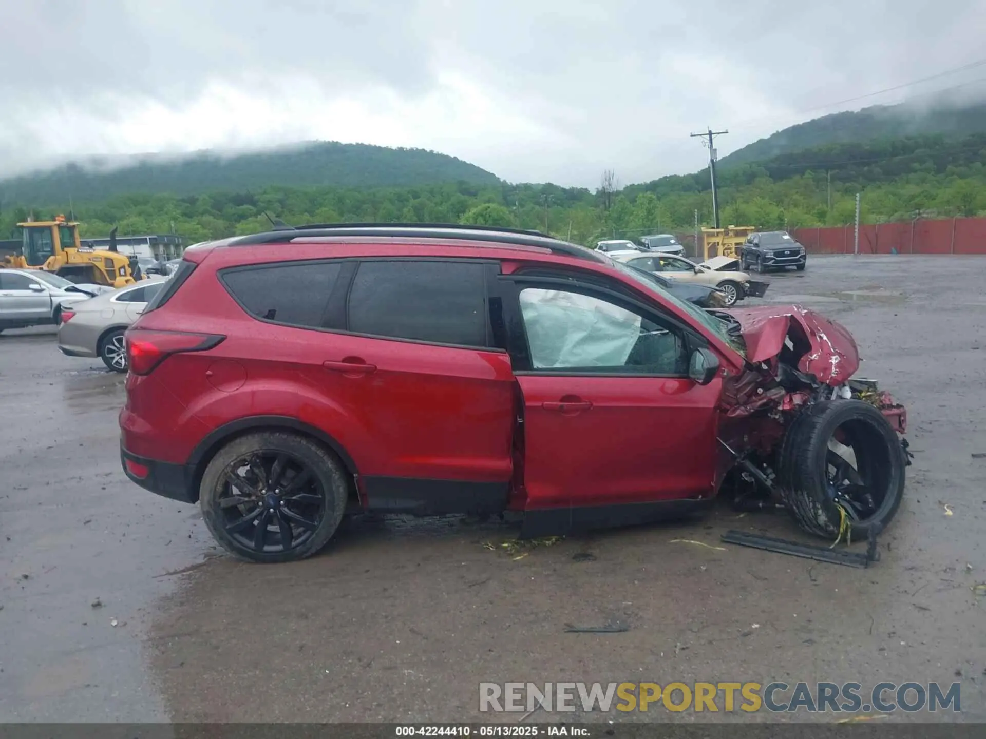 14 Photograph of a damaged car 1FMCU9GD3KUC21145 FORD ESCAPE 2019