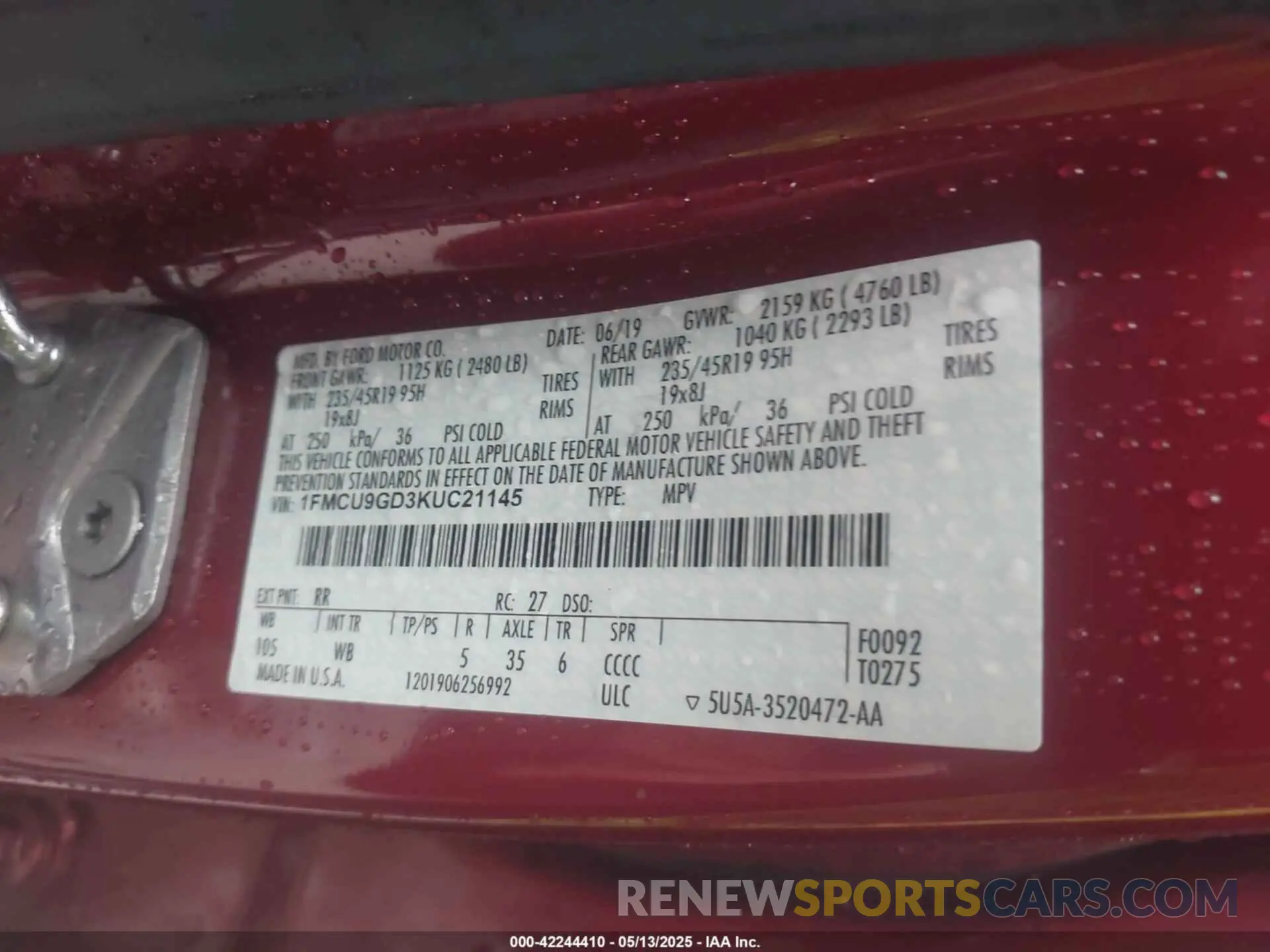 9 Photograph of a damaged car 1FMCU9GD3KUC21145 FORD ESCAPE 2019