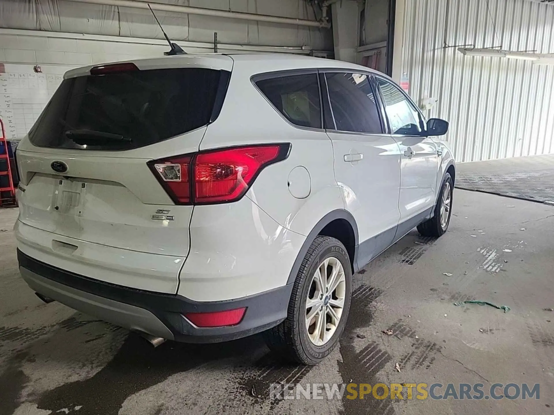 15 Photograph of a damaged car 1FMCU9GD4KUA65505 FORD ESCAPE 2019