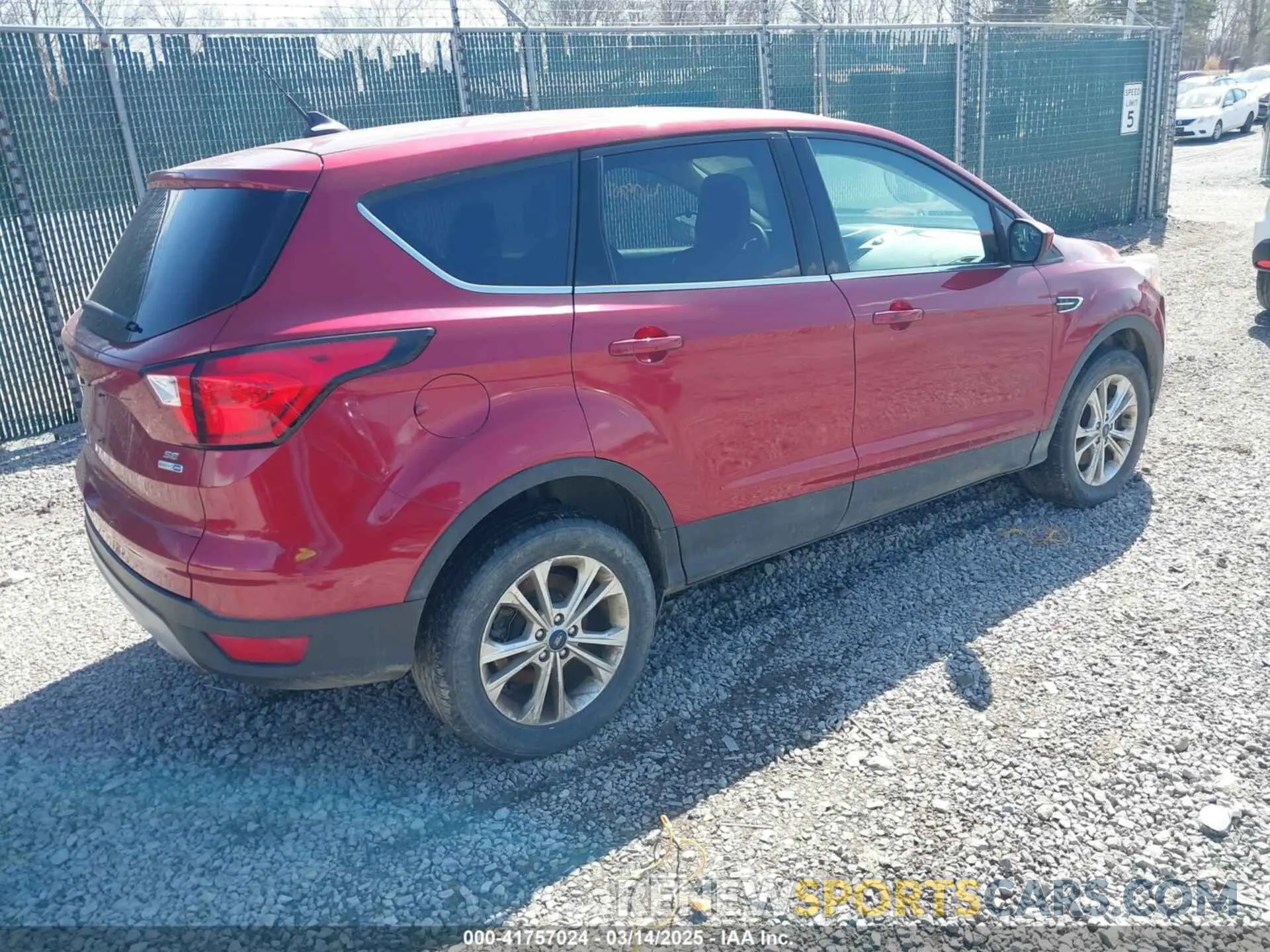 4 Фотография поврежденного автомобиля 1FMCU9GD4KUA96012 FORD ESCAPE 2019