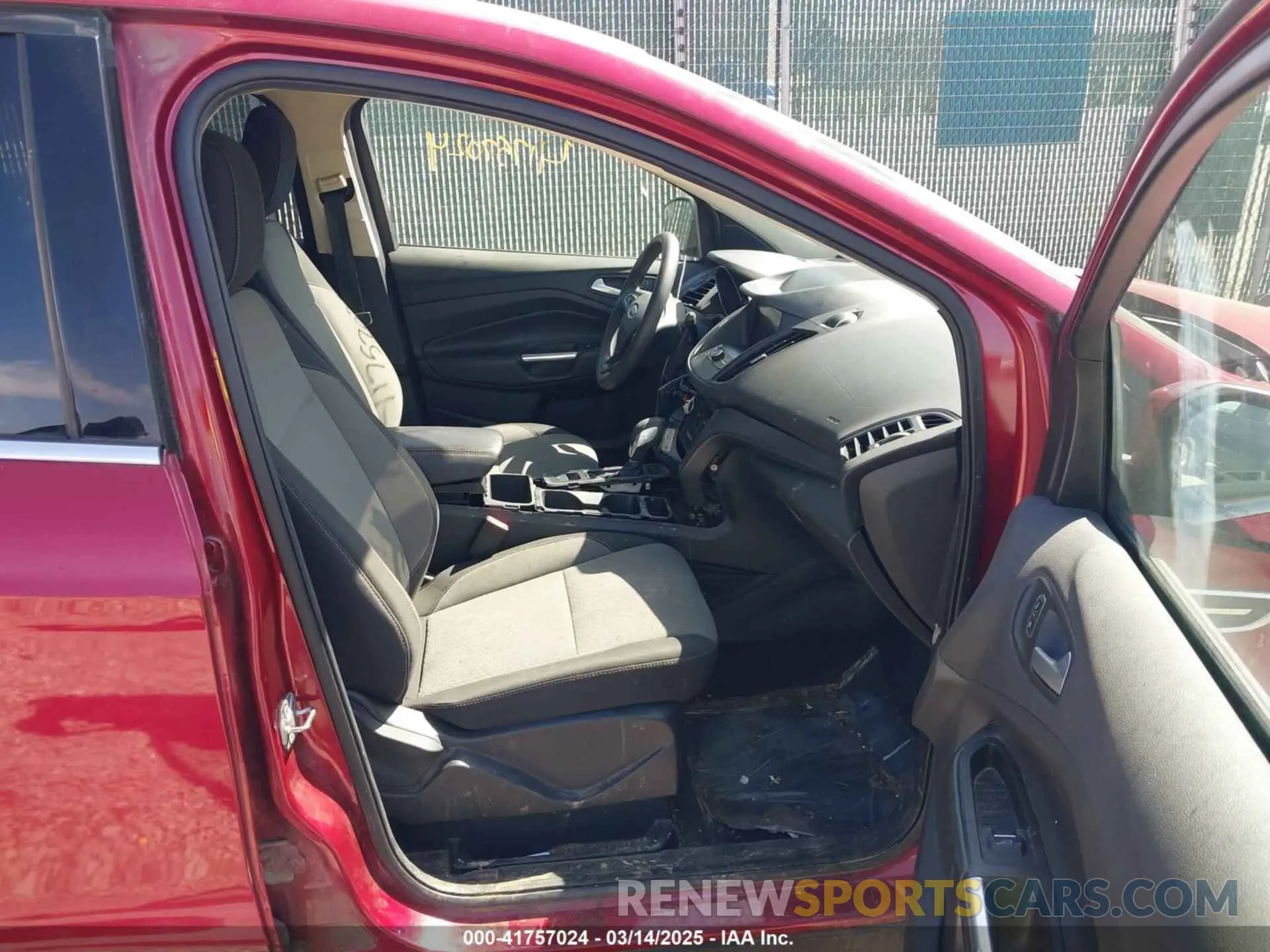 5 Фотография поврежденного автомобиля 1FMCU9GD4KUA96012 FORD ESCAPE 2019